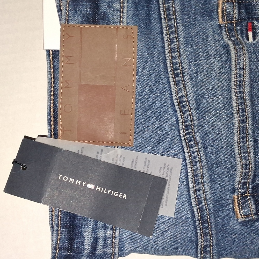 Tommy Hilfiger Straight  Fit Jeans Size-32x30  NWT - Picture 2 of 5